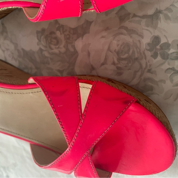 Authentic Prada platform sandals in neon hot pink in patent leather - Picture 6 of 15